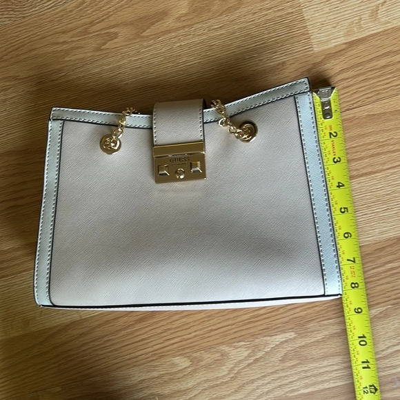 Guess Purse - Picture 9 of 10